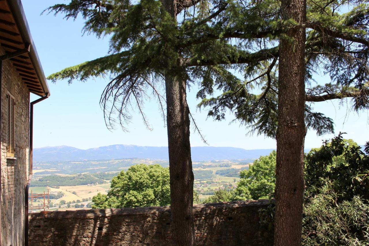 فندق Monastero Ss. Annunziata تودي المظهر الخارجي الصورة A view of the village