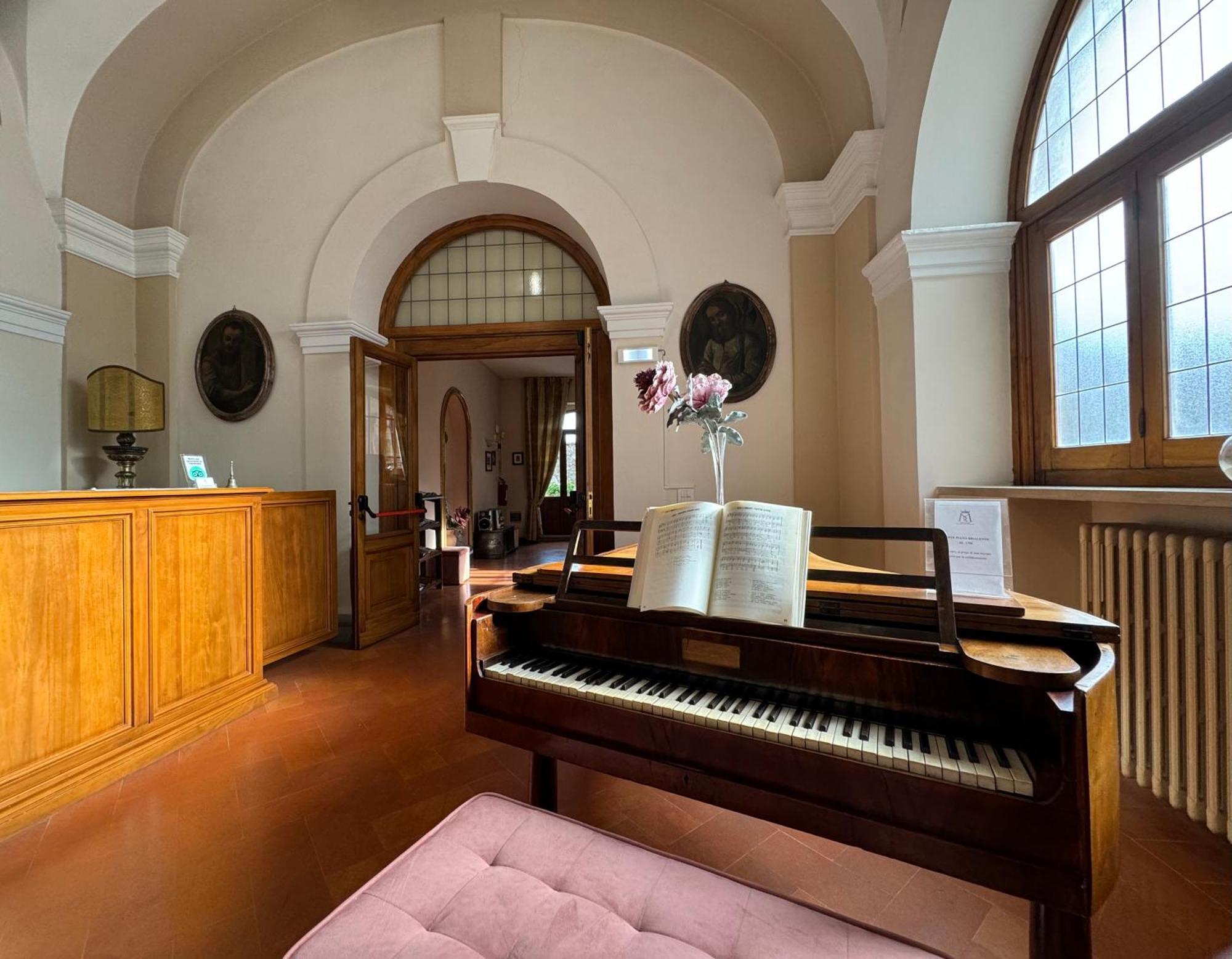 فندق Monastero Ss. Annunziata تودي المظهر الخارجي الصورة The piano room