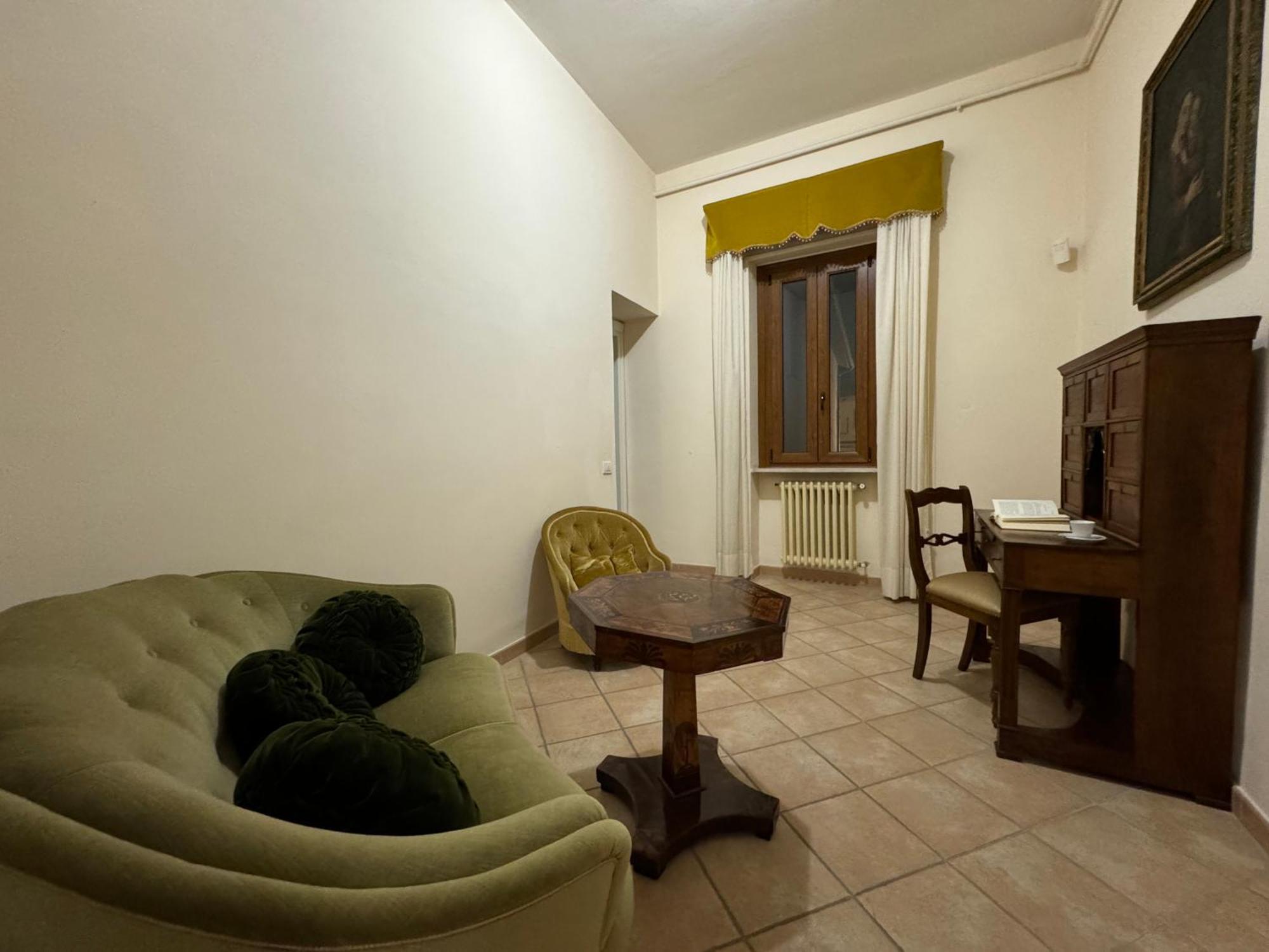 فندق Monastero Ss. Annunziata تودي المظهر الخارجي الصورة The room of the monastery where the body of Saint Thomas was found