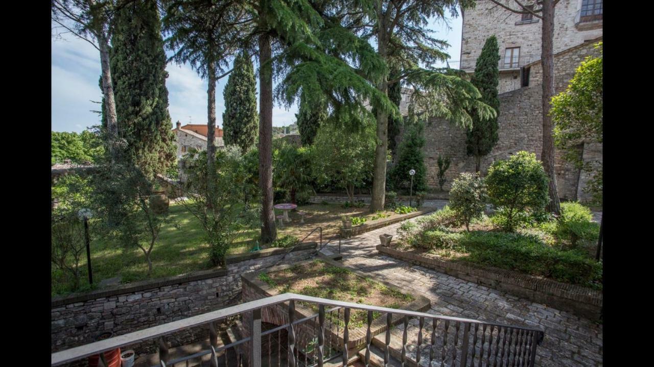 فندق Monastero Ss. Annunziata تودي المظهر الخارجي الصورة The garden of the museum